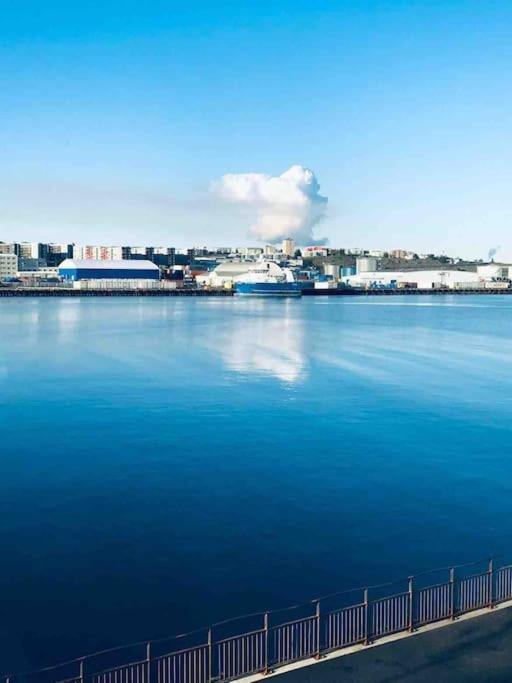 Stylish And Relaxing Two Bedroom Appartment, View Over Harbour Hafnarfjörður 外观 照片