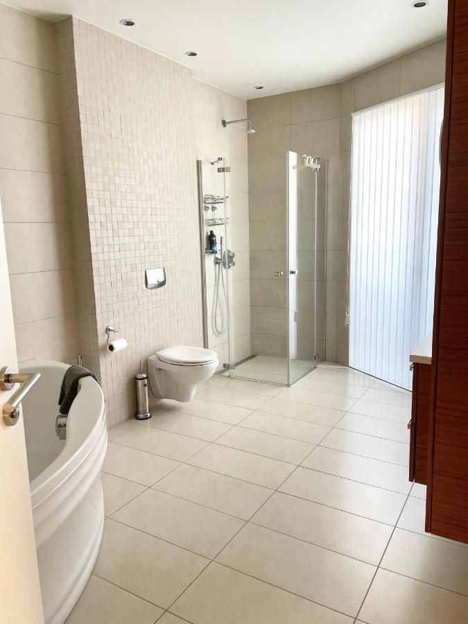 Stylish And Relaxing Two Bedroom Appartment, View Over Harbour Hafnarfjörður 外观 照片