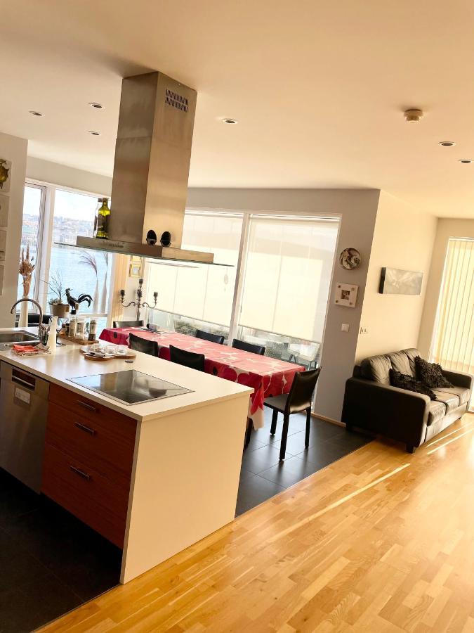 Stylish And Relaxing Two Bedroom Appartment, View Over Harbour Hafnarfjörður 外观 照片